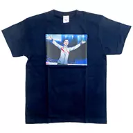 勝生勇利(公式描き下ろしA) Tシャツ ネイビー Mサイズ 「ユーリ!!! on ICE×ミズノ 5周年記念コラボ第2弾」 受注生産限定