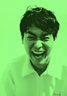 <<芸能・タレント>> 付録付)菅田将暉 アニバーサリーブック 限定版 『誰かと作った何かをきっかけに創ったモノを 見ていた者が繕った何かは いつの日か愛するものが造った何かのようだった。』 / 菅田将暉