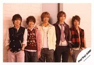 Hey!Say!JUMP/集合(5人)/横型・膝上・衣装黒.赤.茶色.黄色・真ん中八乙女/Hey! Say! JUMP ASIA FIRST TOUR 2012 パンフレット オフショット/公式生写真