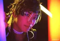 三山凌輝(神無月郁)/横型・バストアップ・ライト・キャラクターショット/「2.5次元ダンスライブ『ツキウタ。』ステージ 第7幕『CYBER-DIVE-CONNECTION』」ブロマイド