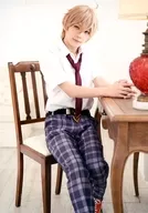 宮崎湧(真白友也)/全身(足見切れ)・制服・座り・キャラクターショット/「『あんさんぶるスターズ!エクストラ・ステージ』～Memory of Marionette～」ブロマイド(個人セット)