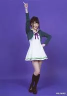 Wake Up Girls!/山下七海/全身・衣装白緑・右手上げ指差し・背景紫/Wake Up Girls! Bromide Collection