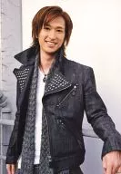 劇団EXILE/秋山真太郎/腰上・ジャケット黒・インナー白・マフラー・背景白/イベント販売生写真