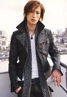 劇団EXILE/秋山真太郎/膝上・ジャケット黒・インナー白・右手ポケット・背景白/イベント販売生写真