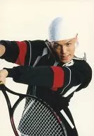 宮野真守(石田鉄)/上半身・衣装ユニフォーム・頭にタオル・背景ベージュ・両手ラケット・キャラクターショット/ミュージカル 『テニスの王子様』 in winter 2004-2005 side 不動峰 ～special match～