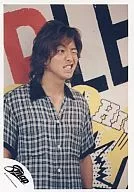 SMAP/木村拓哉/上半身・衣装チェック柄黒・左目ウィンク/公式生写真
