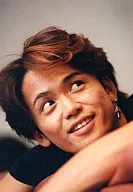 諸星和己/バストアップ・シャツ黒・目線右上・枠無し/FC会員特典