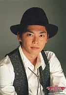 タッキー＆翼/今井翼/バストアップ・グレーベスト・白シャツ・黒帽子/滝祭翼