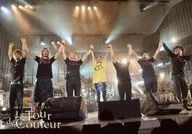 集合(7人)/ライブフォト・衣装黒・黄・センター日笠・手繋ぎ・両手上げ/ライブツアー「Le Tour de Couleur」フォトチョイス