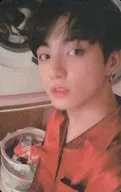防弾少年団/JUNGKOOK(ジョングク)/衣装オレンジ・体左向き/CD「Map of The Soul： Persona」(Ver.2)特典トレカ