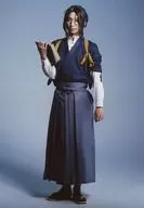 三好大貴(南海太郎朝尊)/全身・内番衣装・背景青・キャラクターショット/舞台「『刀剣乱舞』維伝 朧の志士たち」個人ブロマイド