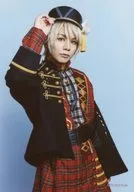 上仁樹(皐月葵)/膝上・右手上げ・背景白・キャラクターショット/2.5次元ダンスライブ「ツキウタ。」ステージ 第9幕『しあわせあわせ』トレーディングブロマイド(Fairy tale collection Ver.)