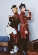 中島礼貴(卯月新)・上仁樹(皐月葵)/全身・背中合わせ・キャラクターショット/2.5次元ダンスライブ「ツキウタ。」ステージ 第9幕『しあわせあわせ』トレーディングブロマイド(Fairy tale collection Ver.)