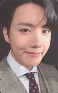 防弾少年団/J-HOPE(ジェイホープ)/ジャケット・ネクタイ・背景黒/CD「Map Of The Soul ： 7 (Ver.3)」封入特典フォトカード