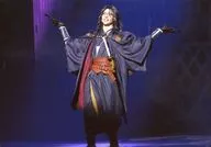 三好大貴(南海太郎朝尊)/ライブフォト・横型・全身・両手広げ・キャラクターショット/舞台「『刀剣乱舞』維伝 朧の志士たち」舞台写真ブロマイド