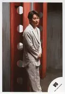 V6/岡田准一/膝上/アルバム「Very6 BEST」MVオフショット/公式生写真