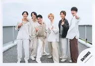SixTONES/集合(6人)/横型・全身/シングル「Good Luck!/ふたり」MVオフショット/公式生写真