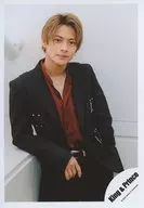 King ＆ Prince/平野紫耀/膝上/シングル「ツキヨミ / 彩り」MV＆ジャケ写オフショット/公式生写真