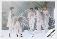 King ＆ Prince/集合(5人)/横型・全身/シングル「TraceTrace」MV＆ジャケ写オフショット/公式生写真