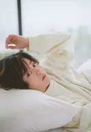牧島輝/バストアップ/「牧島 輝 ホワイトデーイベント2023」ブロマイド(お部屋)