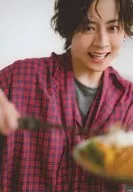 牧島輝/バストアップ/「牧島 輝 ホワイトデーイベント2023」ブロマイド(カレー)